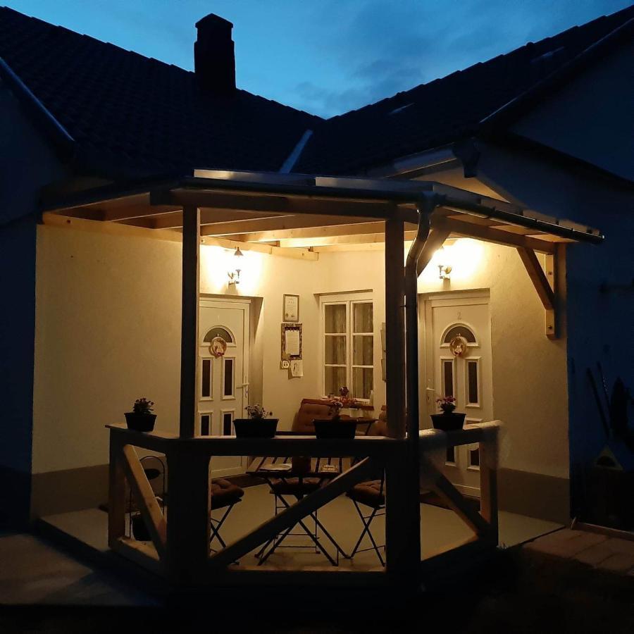Edina Vintage Vendeghaz Apartment Mosonmagyaróvár Екстериор снимка