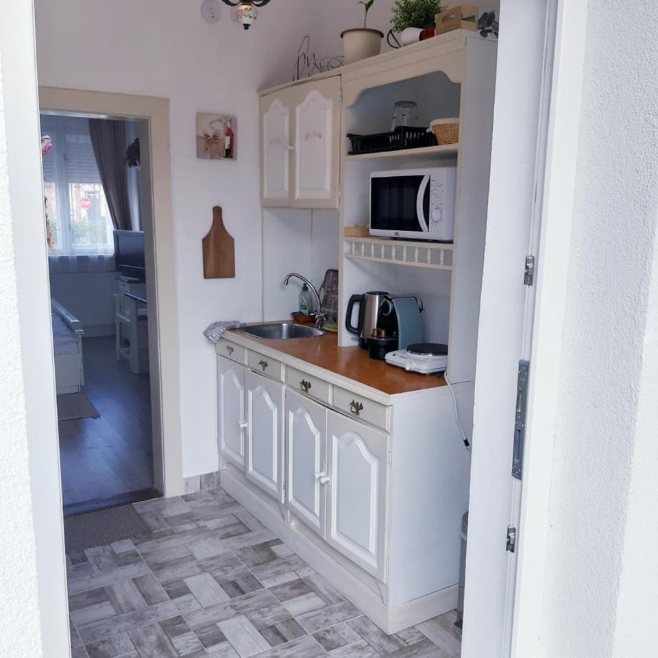 Edina Vintage Vendeghaz Apartment Mosonmagyaróvár Екстериор снимка